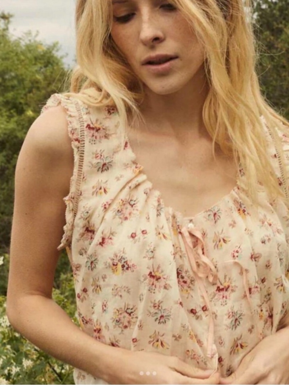 Doen Traveler Top Cream Floral Ruffle Tie-Front Blouse